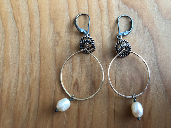 hoop & tiny pearl